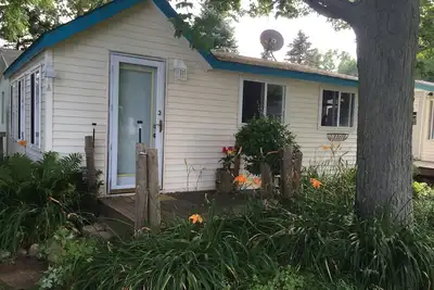 Image de Cottage confortable avec vue sur le lac Huron # 3