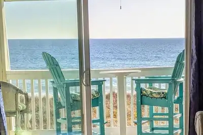 Image de Beau Condo Oceanfront Top Floor - Vues imprenables depuis le balcon Oceanside