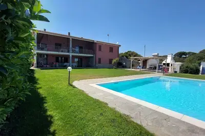 Image de Villa Avec Piscine A Quelques Km De La Mer
