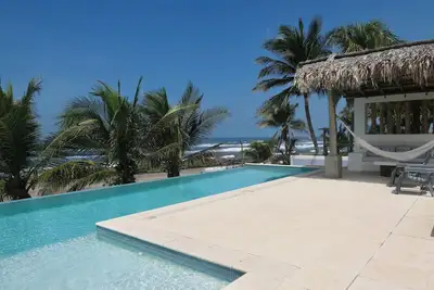 Image de Casa SunSandSurf Oceanfront * Vue sur la mer * Vue spectaculaire sur la piscine à débordement avec piscine