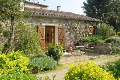 Image de Maison en pierre naturelle, jardin, village viticole, proche de Montpellier