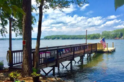 Image de Step-A-Side 230 pieds Vues sur le rivage sur la péninsule du lac Norman Deepwater