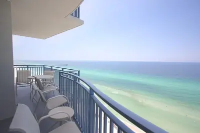 Image de * Unité de fin sur la plage ** Condo 3 chambres à coucher3 salle de bain à pied de Pier Park Sterling Breeze