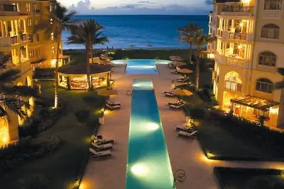 Image de Condo de luxe 2 chambres 2 salles de bain au coeur de Grace Bay! ! !