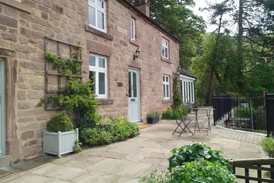 Image de Cottage de luxe avec des vues rurales spectaculaires, jardin privé, véranda et terrasse