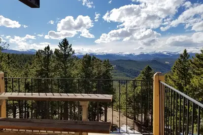 Image de Peak to Peak Mountain Home à 8500 pi à Golden, Co