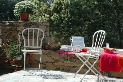 Image de Vaste F2 charme plage sable fin 100m terrasses privées jardin fleuri