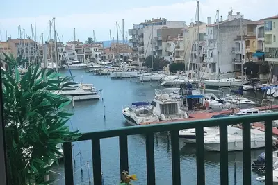 Image de 100 M \/ plage : Appt :2 vraies chambres, vue panoramique, Wifi, clim. ascenseur