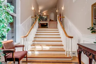 Image de Exclusive House On Foothill avec bain Ă remous, sauna et jacuzzi.