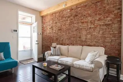 Image de Nbhd italien «The Hill» Stl. Grand local! ! 1er étage 4 couchages. Très confortable!
