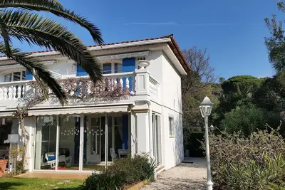 Image de St Raphael- Beau duplex climatisé dans résidence privée arborée proche des golfs