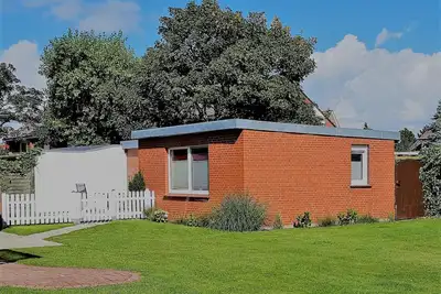 Image de Casa-mia: Bungalow Stella avec petit jardin et terrasse ensoleillée
