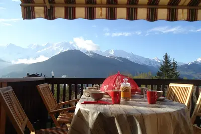 Image de Gite Avec Sauna Vue Magnifique Sur Le  Mont Blanc + L'Aiguille Midi.