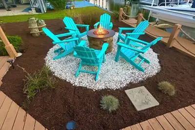 Image de Face au canal avec embarcadère, terrasse, foyer, parking - 7 maisons à pied de la plage