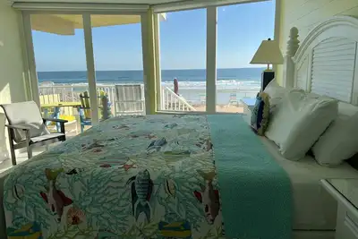 Image de Premier étage, Direct Ocean Front, Beautiful, Total Remodel 2018