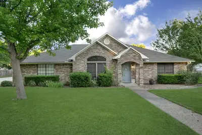 Image de Maison relaxante de 3 chambres, 3 salles de bain près de Waco, Texas avec accès rapide à l'autoroute 35