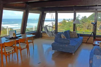 Image de Cove Cottage: Vues panoramiques sur l'océan sur la côte isolée de l'Oregon dans le parc