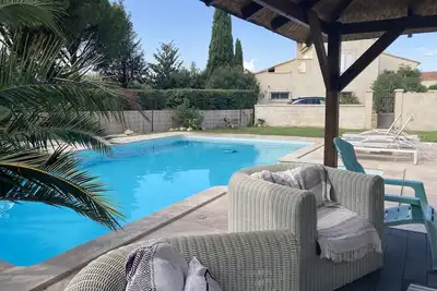 Image de Belle villa spacieuse avec grande piscine proche d'Avignon Lisle sur Sorgue