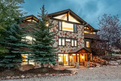 Image de Maison luxueuse de 7 chambres près du ski à Bear Hollow par All Seasons Resort Lodging