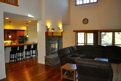 Image de Luxe 4 Br 3. 5 Bt maison près de Northstar, Squaw, Lake Tahoe et Truckee ville