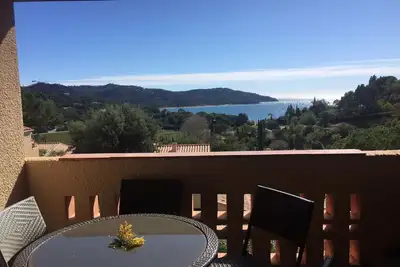 Image de Presqu'ile de Saint Tropez Appt Duplex 7 couchages vue mer piscine, 300m plage