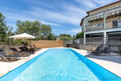 Image de 4 **** Gallery Villa dort 15 p \/ piscine chauffée, salle de bain \/ proche plage et golf