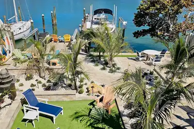 Image de Retraite Riley, 2 Chambre Bord de l'eau avec accès Dock et plage privée