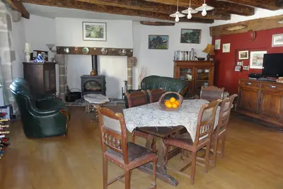 Image de Townhouse St Jacques - Chambre Loft avec salle de bains, emplacement central, parking gratuit