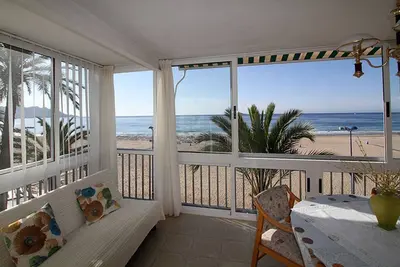 Image de Appartement de vacances rénové avec parking gratuit, tout près de la plage
