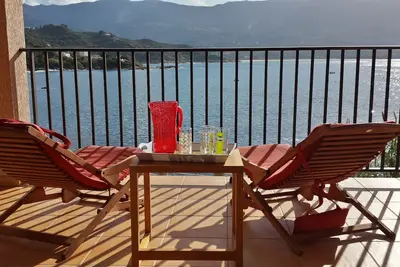 Image de Maison pieds dans l'eau, Confort & détente, plage de sable devant la maison