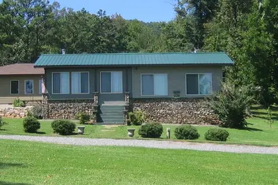 Image de Baker House! Cabines les plus propres ~ Port couvert pour bateau avec alimentation - Wifi - Animaux domestiques