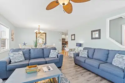Image de Beau lit / 5Bath / Pool / Sleeps14- 17-22 août Spec.