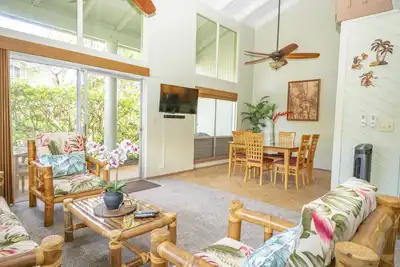 Image de Grands commentaires! Marchez jusqu'à la plage! Maison de ville de style île Princeville - Wi-Fi gratuit