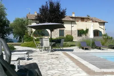 Image de Villa rurale, spacieuse, luxueuse et calme, vue à 360 º, 13 hectares, peut accue