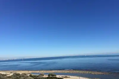 Image de Duplex avec vue sur la mer étonnante