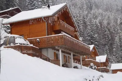 Image de Chalet 'Les Marmottons' 4**** avec Spa extérieur Internet Wifi