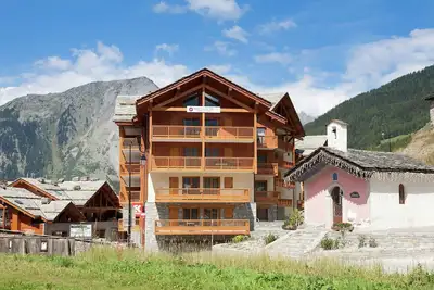 Image de Appartement proche remontיes mיcaniques א Sainte Foy