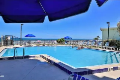 Image de Condo sur la plage. . . . Parfait pour une escapade romantique 🌞❤️
