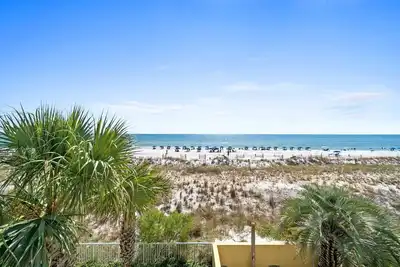 Image de Hou La La! Pelican Isle 208! Luxe 1 chambre / 2 salles de bain complètes Direct BeachFront Condo!
