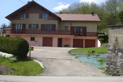 Image de Maison mitoyenne vue exceptionnelle -Gîte au coeur du village
