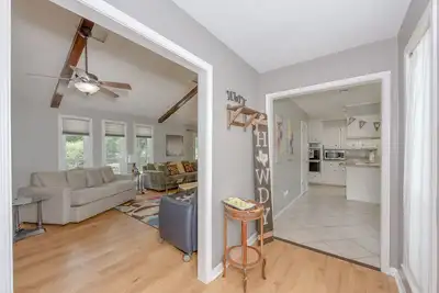 The Howdy Half-Acre: Un Espace De Vie ÉNORME! 9 couchages. Petit déjeuner inclus!
