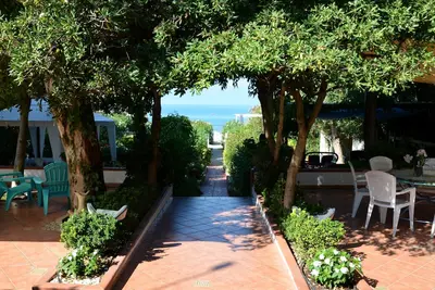 Image de Villa Front De Mer - Villa Ferrero Domus Gaudii À 50 MÈTRES De La Mer