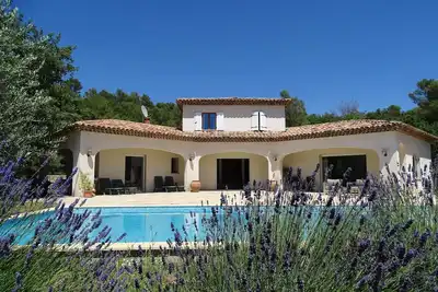 Image de villa écologique à 30 minutes de la mer