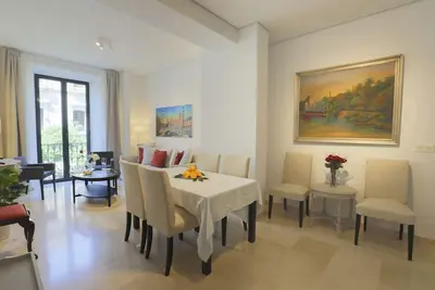 Image de Luxueux appartement Epicenter Ii: A \/ C, Wi-Fi gratuit, chaînes de télévision internationales