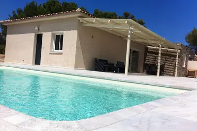 Image de Villa piscine tout confort bord de mer