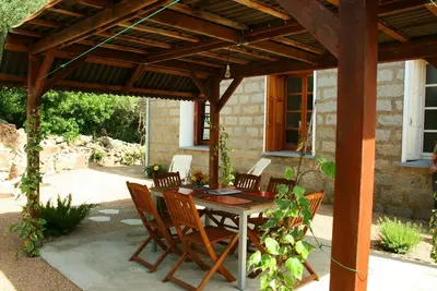 Image de Maison de caractère en pierres  entièrement rénovée