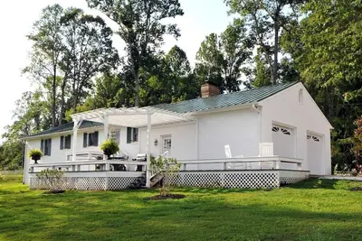 Image de Luxueux Cottage Retreat pratique à Williamsburg, Yorktown et Richmond.