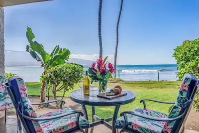 Image de Maui 5 étoiles critiques! ÉPARGNE Prime Beach Front! Kanai A Nalu 119 *