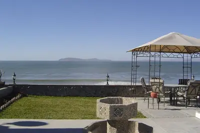 Oceanfront maison de plage avec des vues panoramiques et des couchers de soleil magnifiques