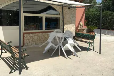 Image de Villa classique au centre entre mer et histoire